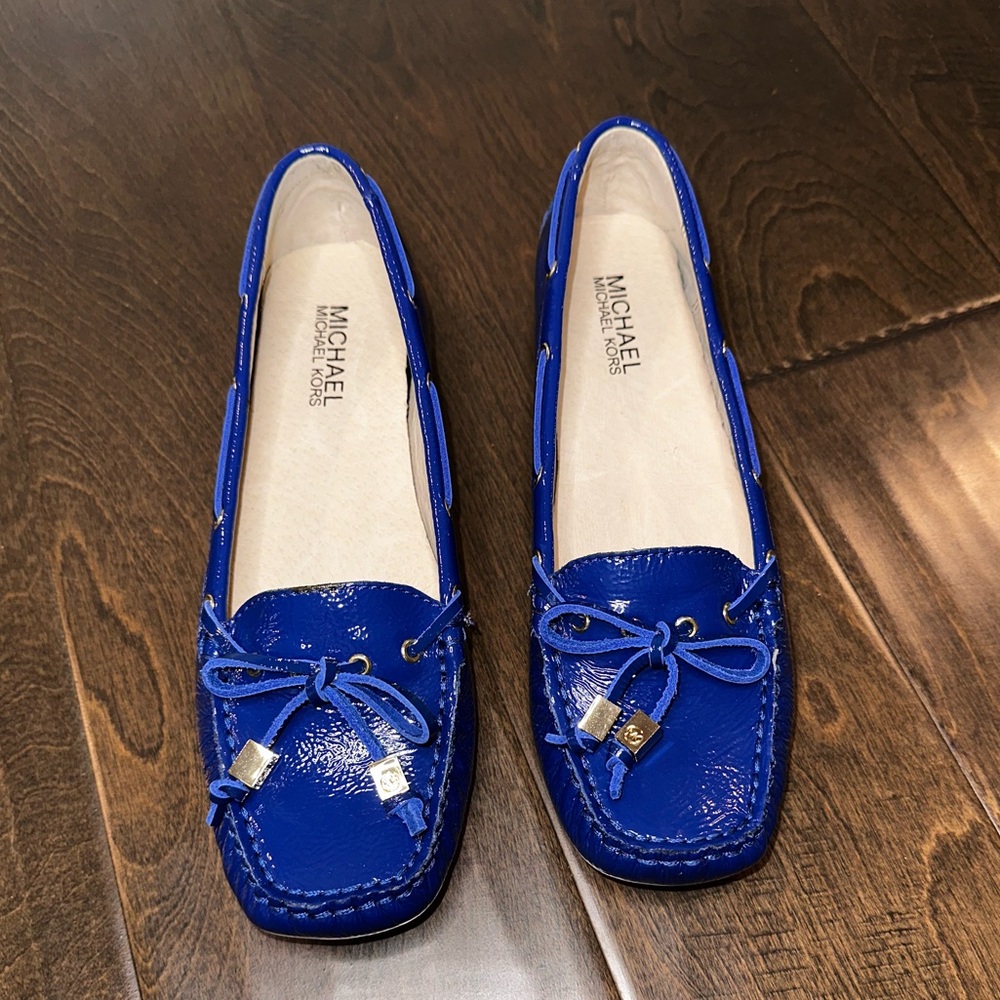 Michael Kors Amber Crinkled Patent Leather Moccasins Blue Women’s Size 7M NIB - Picture 12 of 16